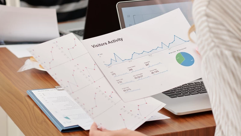 SEO meningkatkan trafik organik situs web.